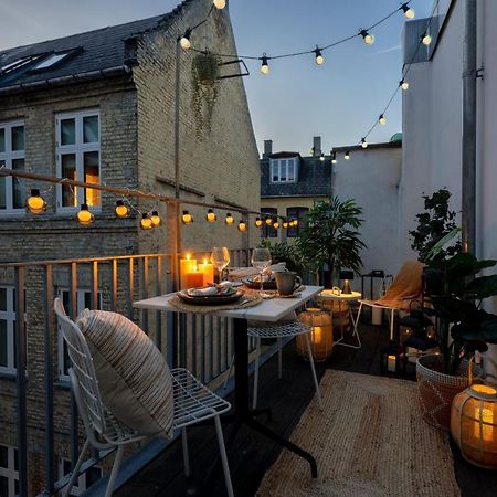Sanders Leaves - Chic Three-Bedroom Apartment In Downtown Copenaghen Esterno foto