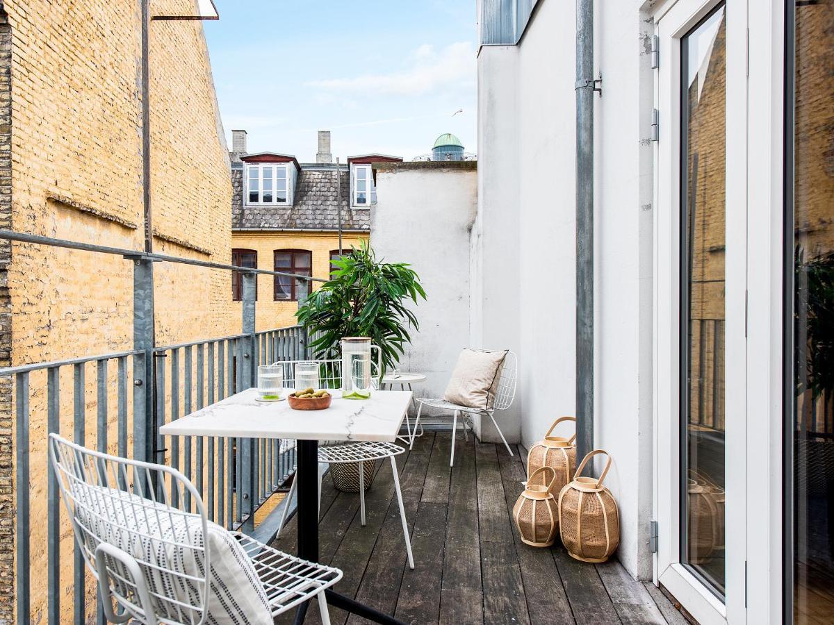 Sanders Leaves - Chic Three-Bedroom Apartment In Downtown Copenaghen Esterno foto